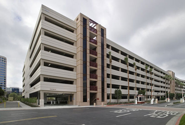 Plaza Opus Center Irvine III Park Parking Structure